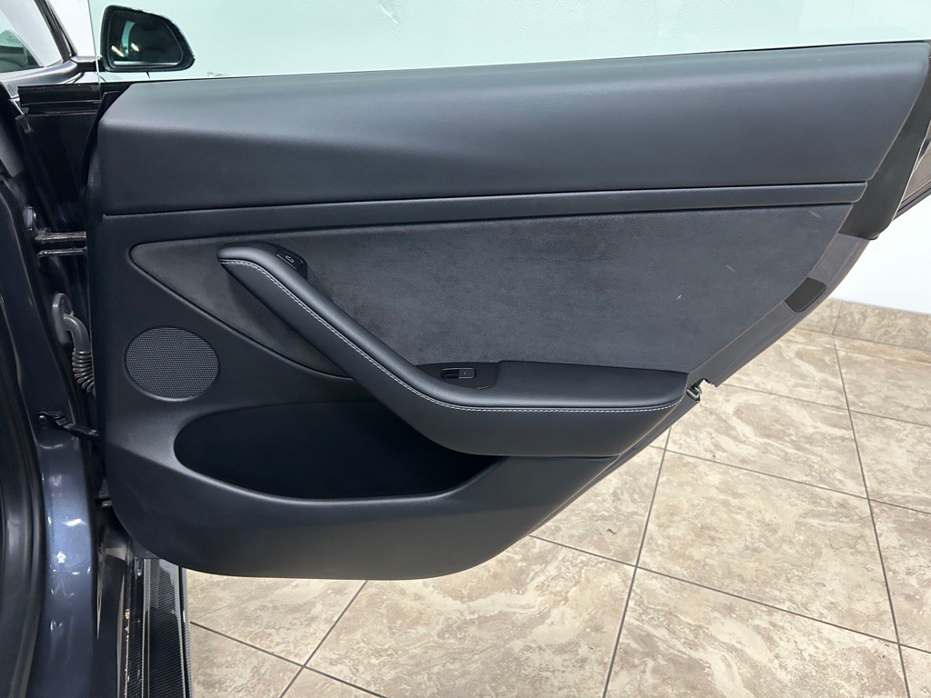 2021 Tesla Model 3 Image 32