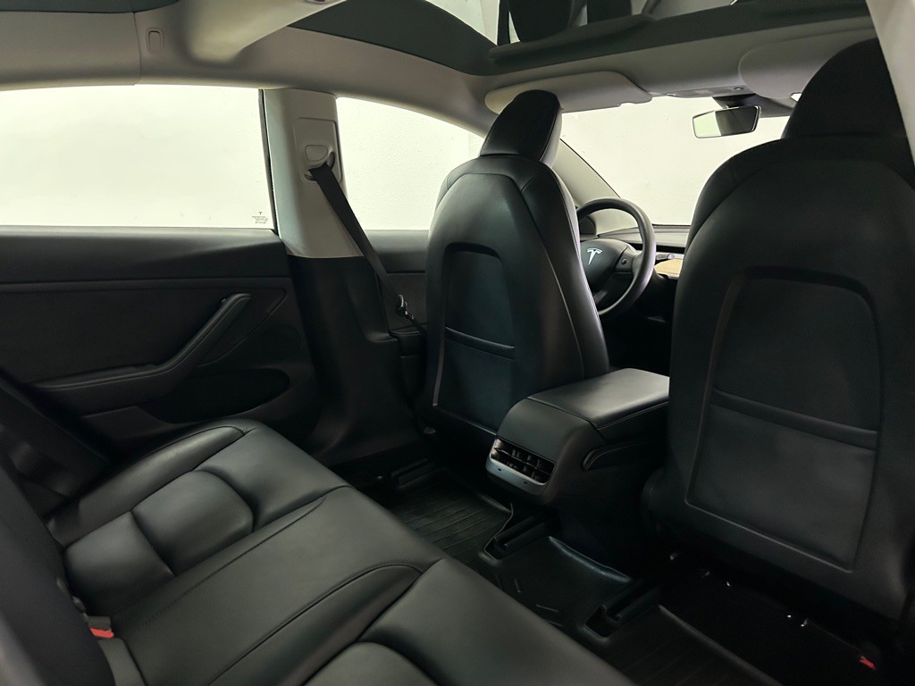 2021 Tesla Model 3 Image 34