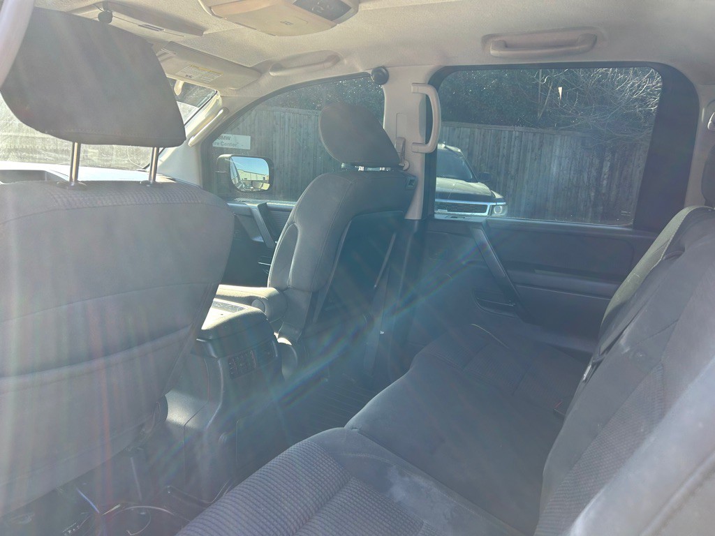 2010 Nissan Titan Image 6