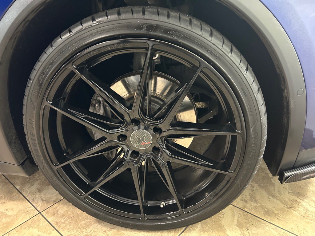 2016 Tesla Model X Image 10