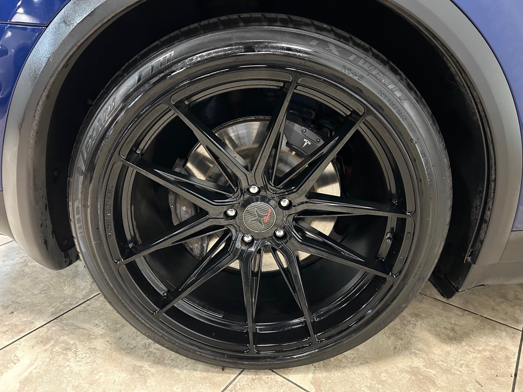 2016 Tesla Model X Image 11