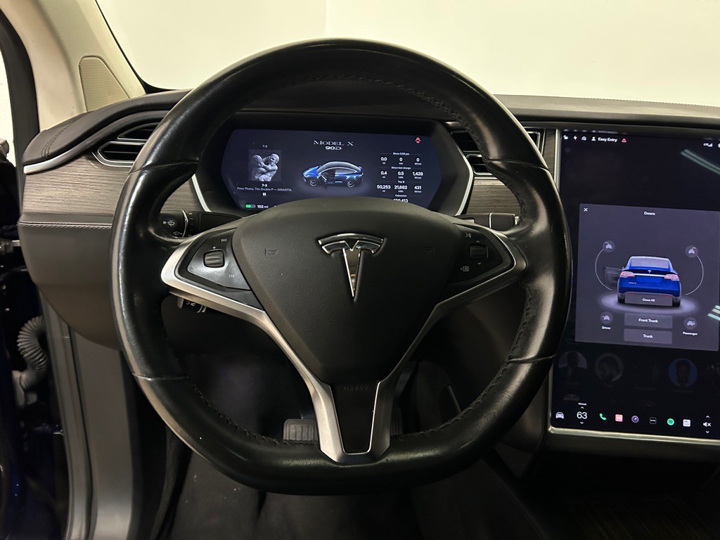 2016 Tesla Model X Image 16