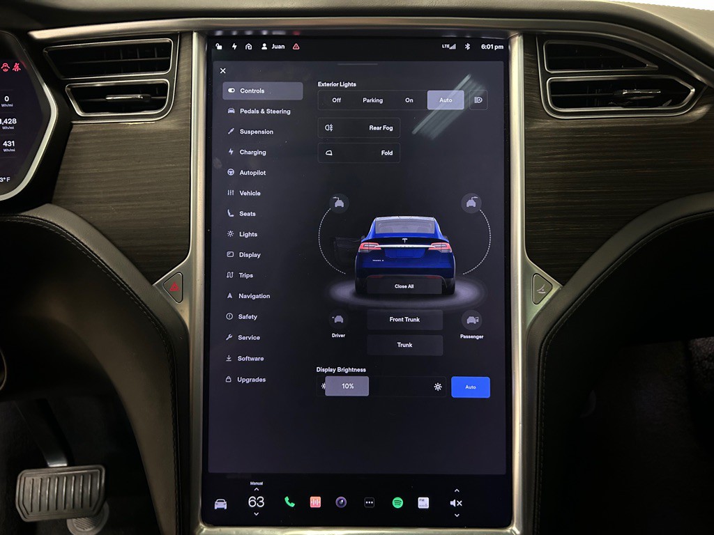 2016 Tesla Model X Image 19