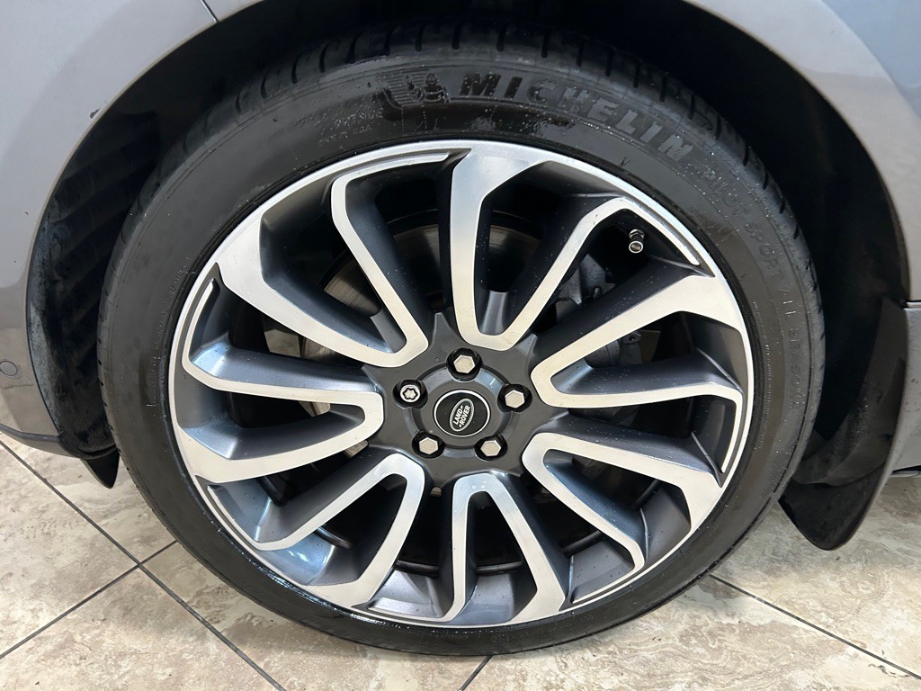 2016 Land Rover Range Rover Image 13