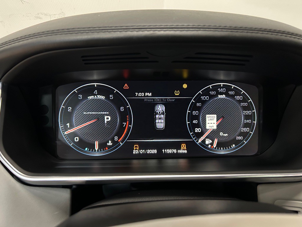 2016 Land Rover Range Rover Image 16