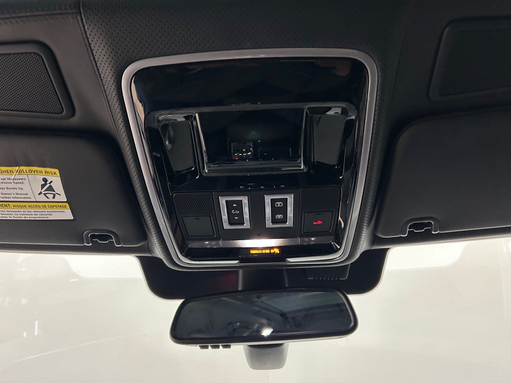 2016 Land Rover Range Rover Image 24