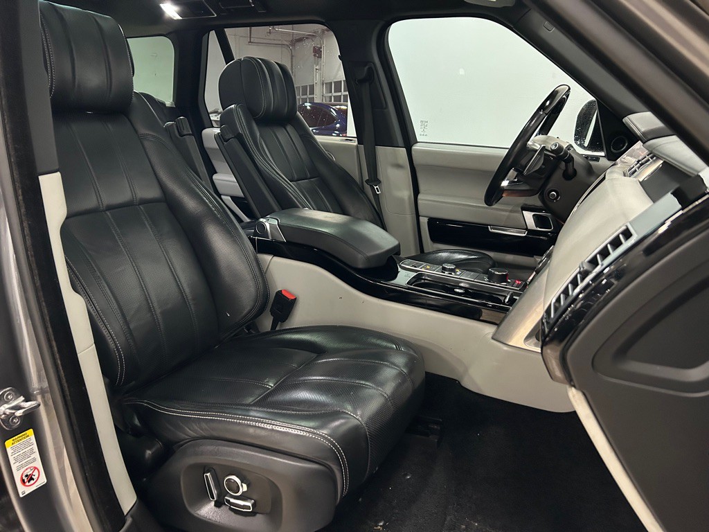 2016 Land Rover Range Rover Image 30
