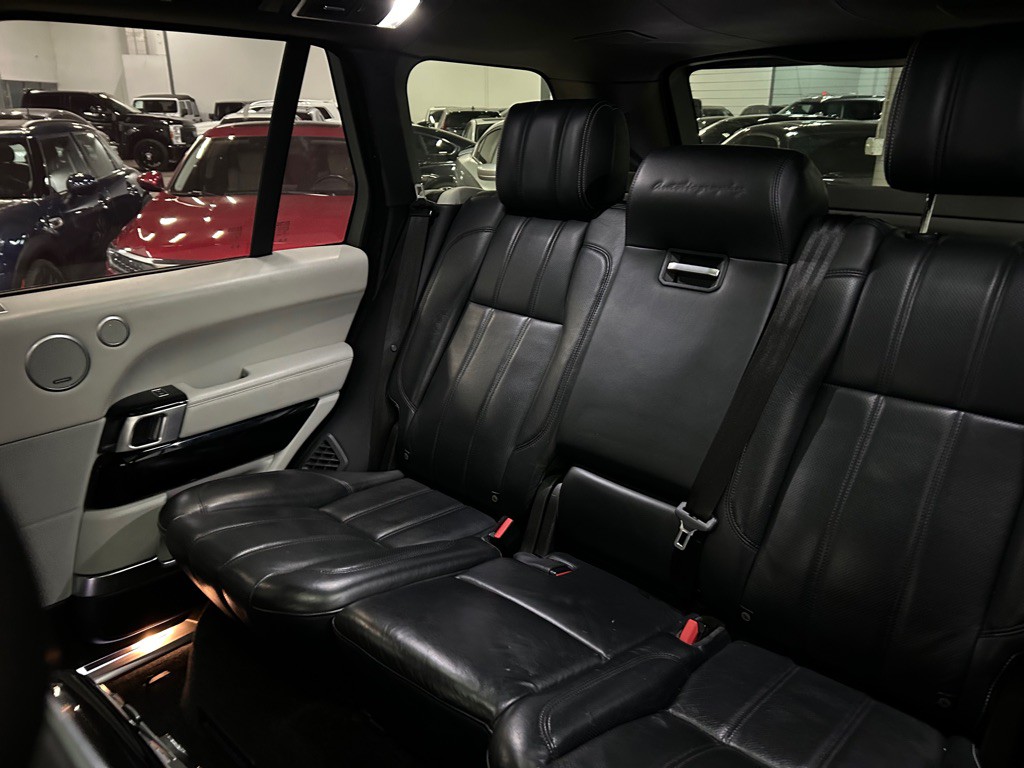 2016 Land Rover Range Rover Image 35