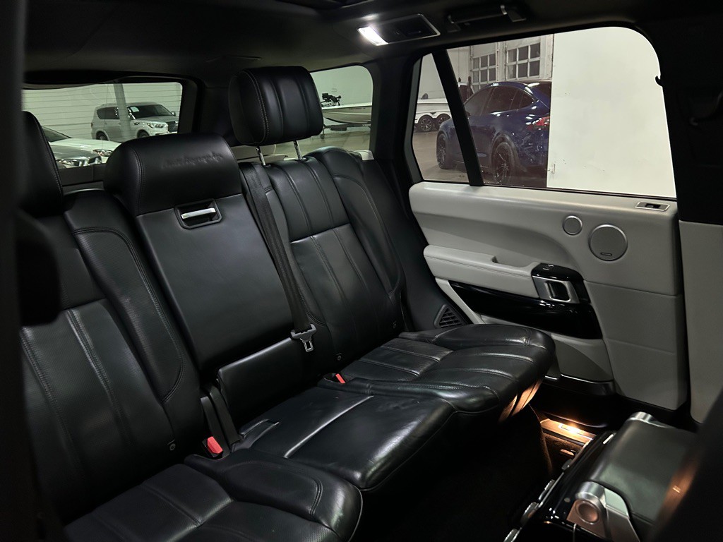 2016 Land Rover Range Rover Image 39