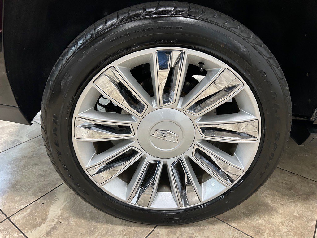 2015 Cadillac Escalade Image 11