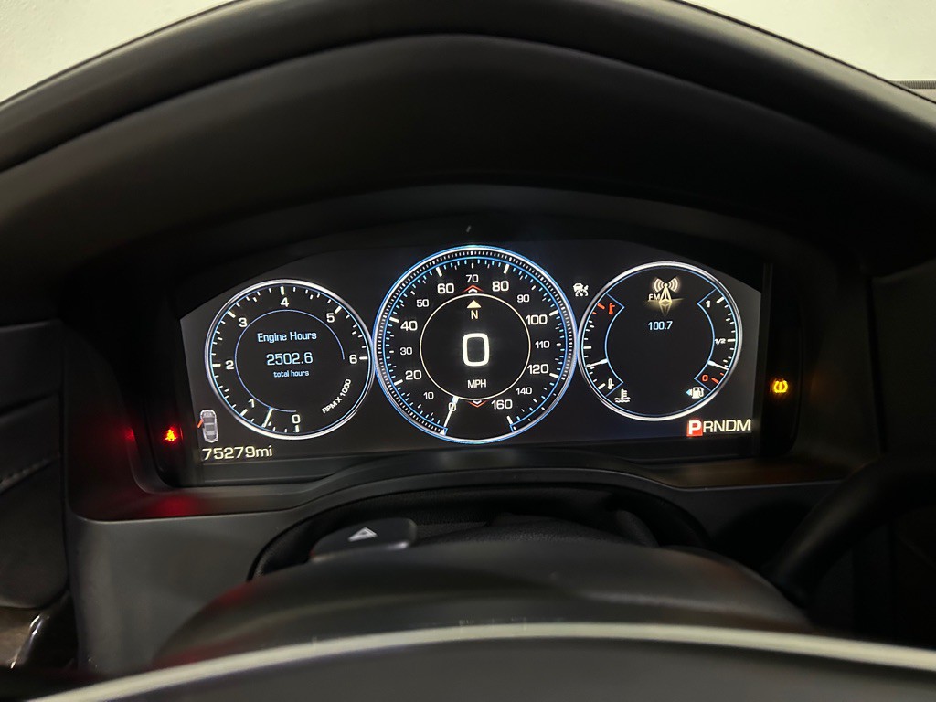 2015 Cadillac Escalade Image 18