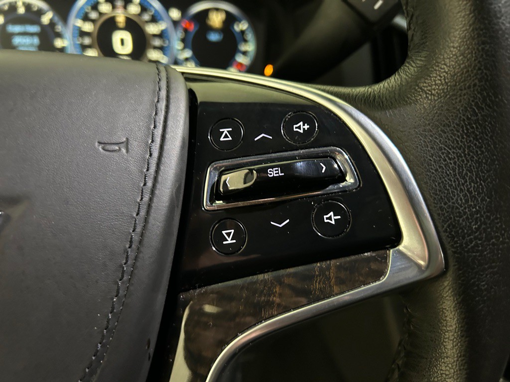 2015 Cadillac Escalade Image 19