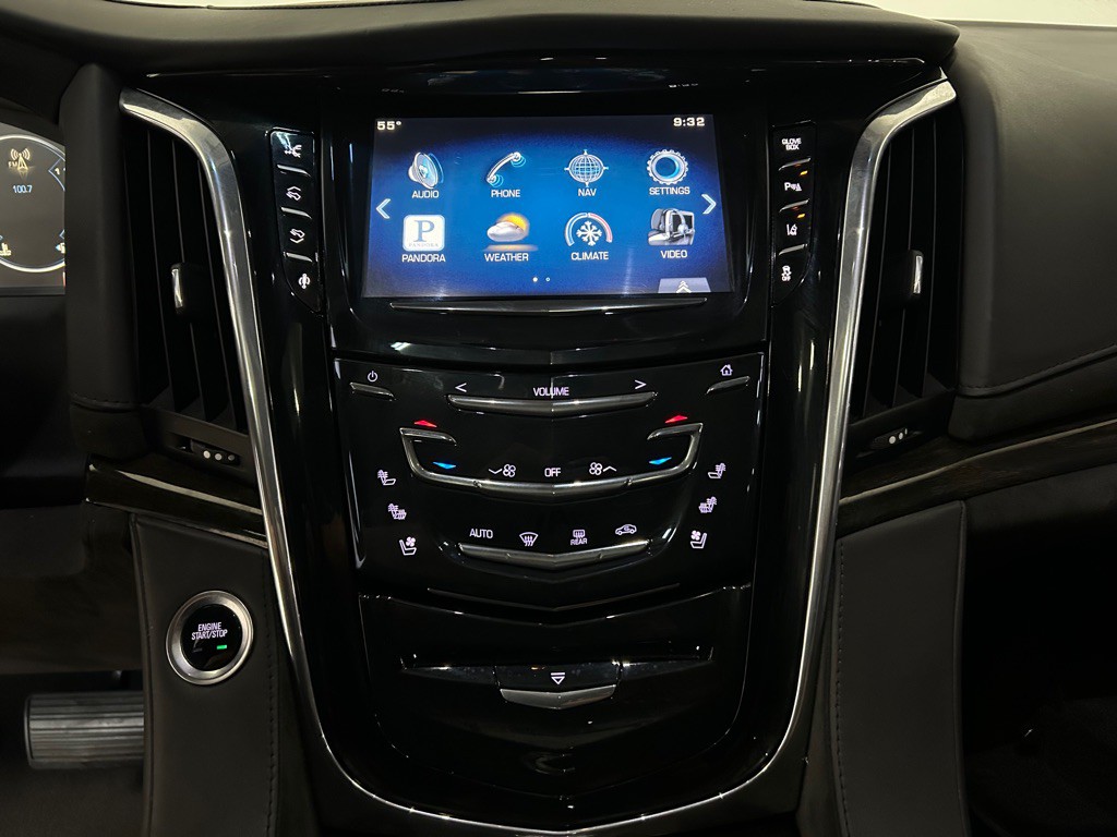 2015 Cadillac Escalade Image 22