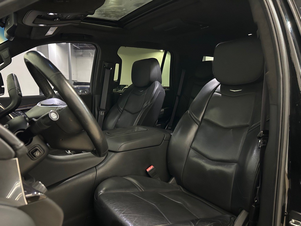 2015 Cadillac Escalade Image 26