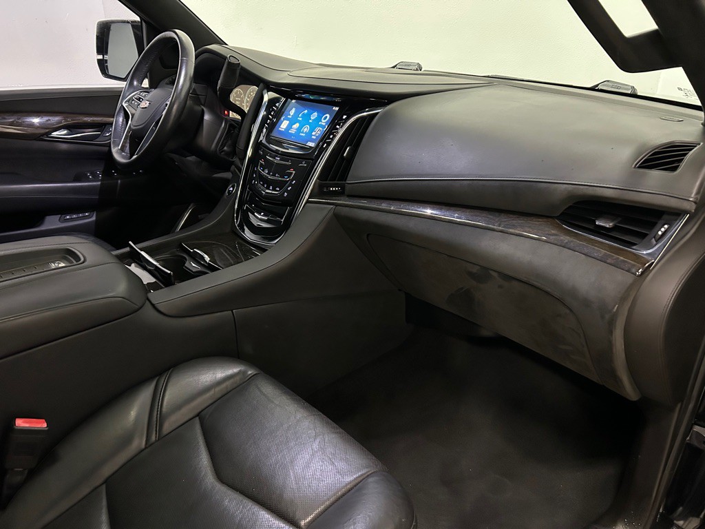 2015 Cadillac Escalade Image 29