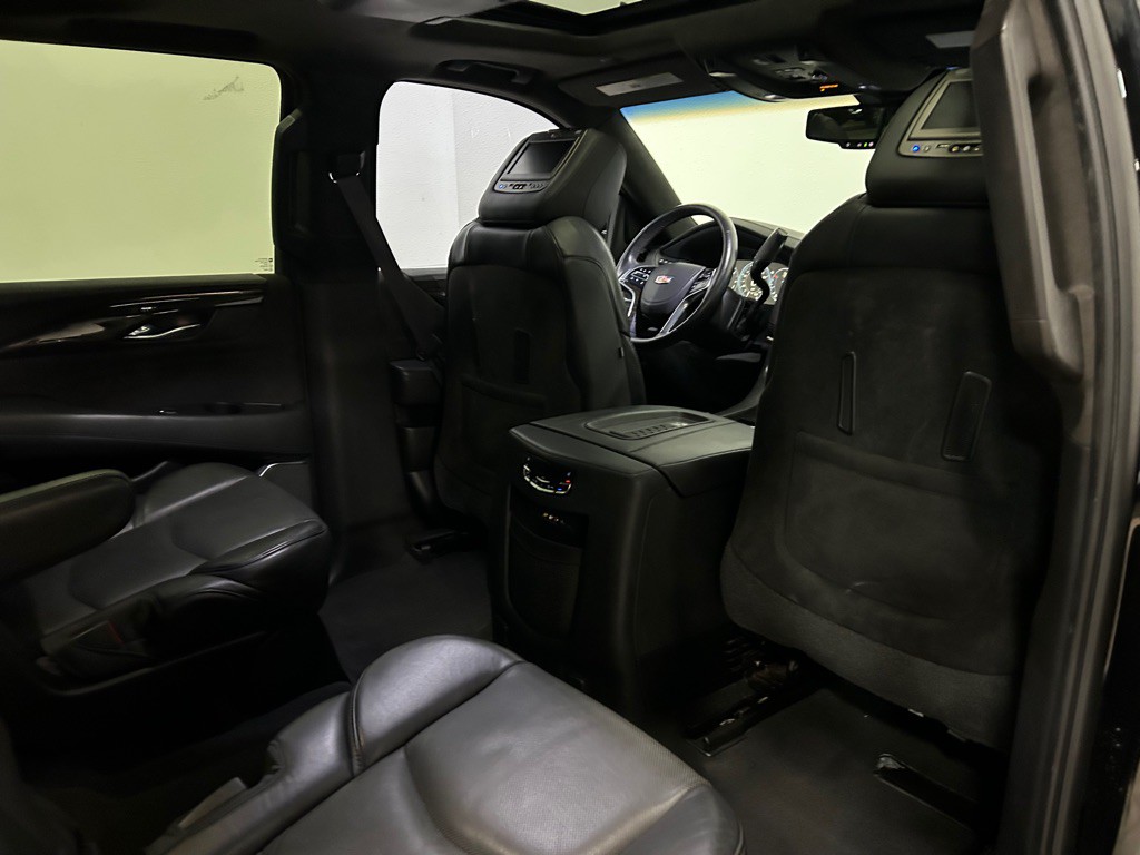 2015 Cadillac Escalade Image 38