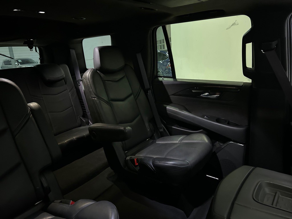 2015 Cadillac Escalade Image 39