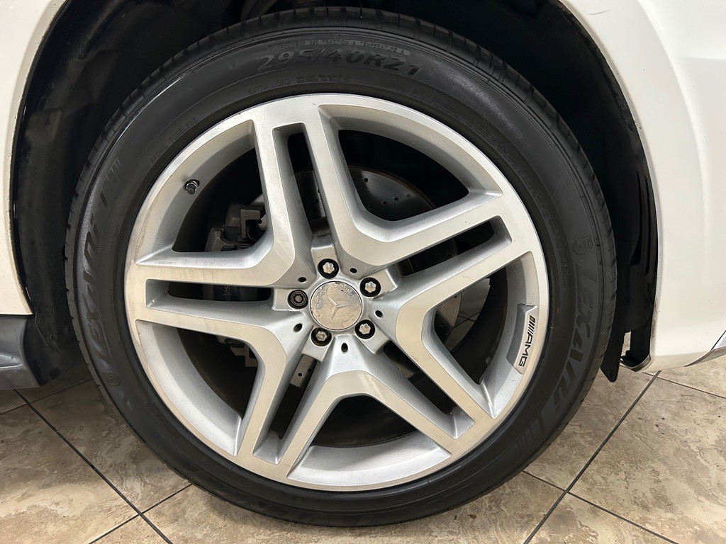 2015 Mercedes-Benz GL-Class Image 9