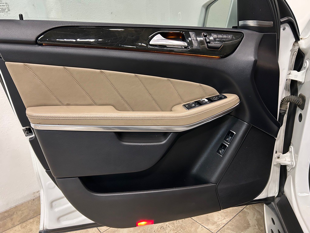 2015 Mercedes-Benz GL-Class Image 15