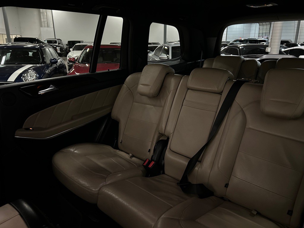 2015 Mercedes-Benz GL-Class Image 30