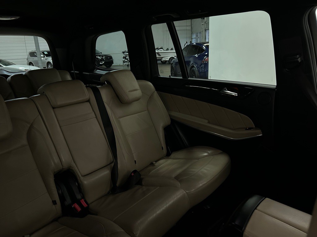 2015 Mercedes-Benz GL-Class Image 33
