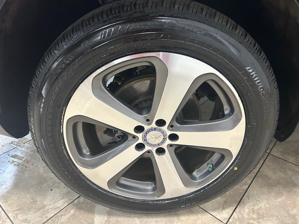 2017 Mercedes-Benz GLC-Class Image 11