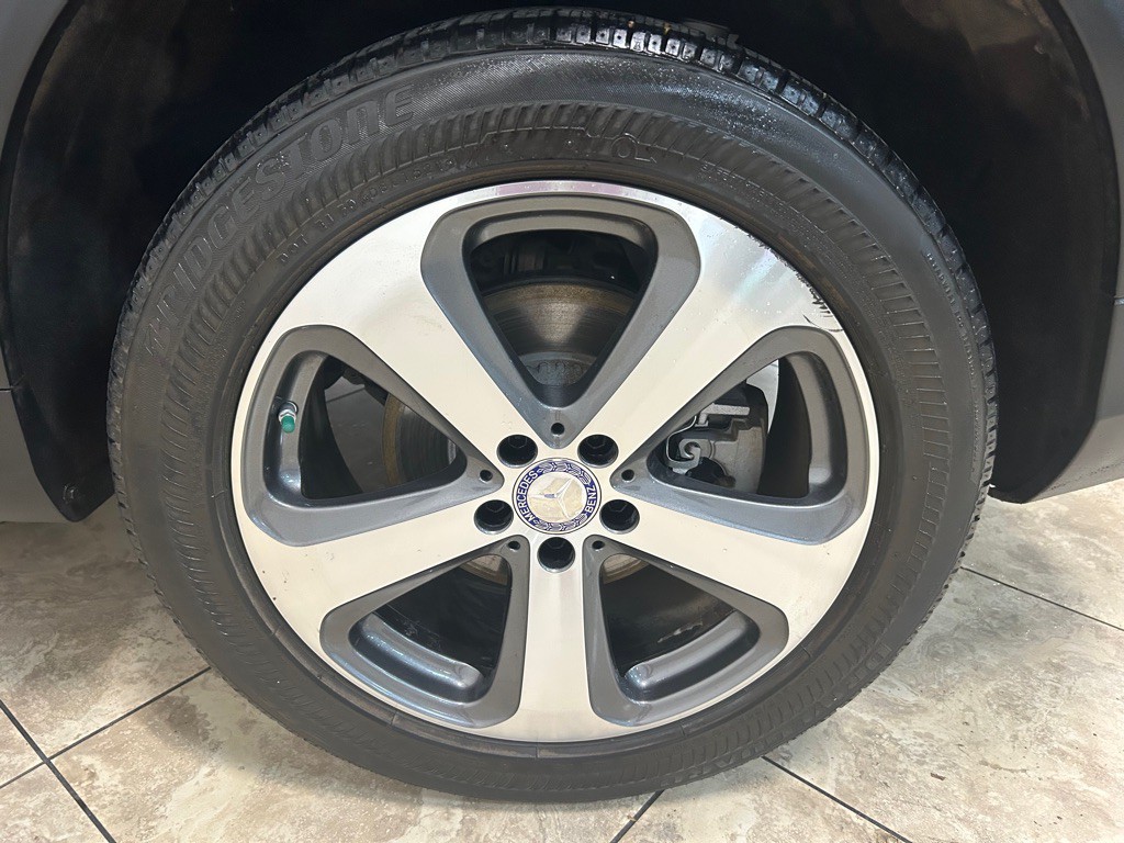 2017 Mercedes-Benz GLC-Class Image 12