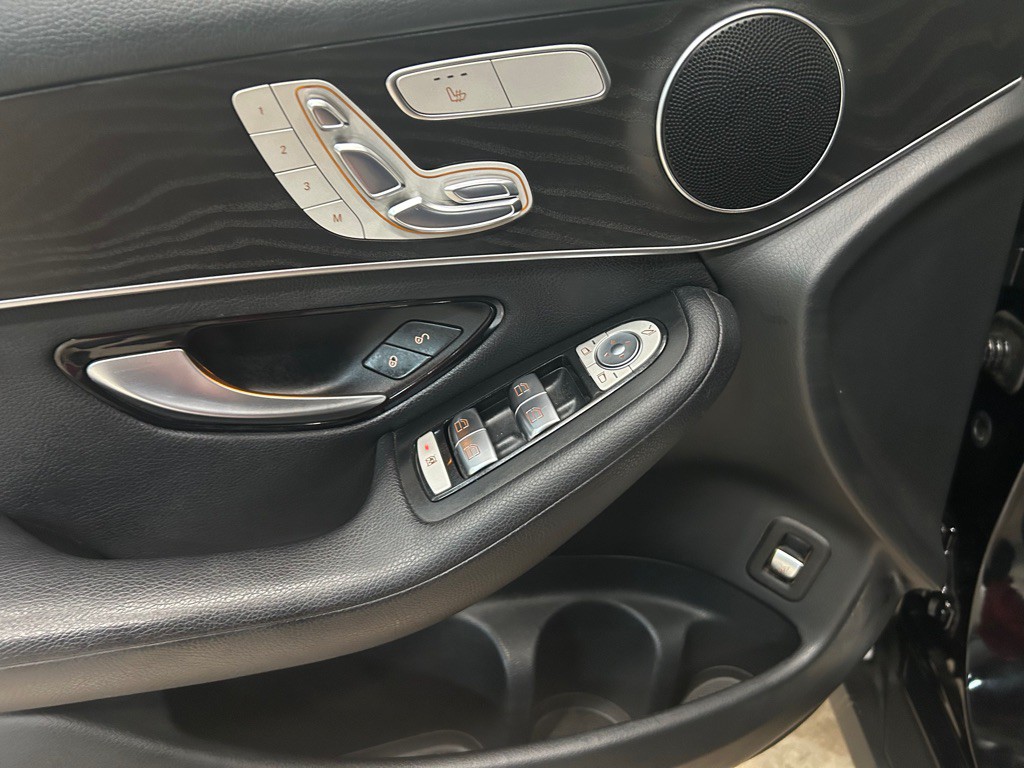 2017 Mercedes-Benz GLC-Class Image 15