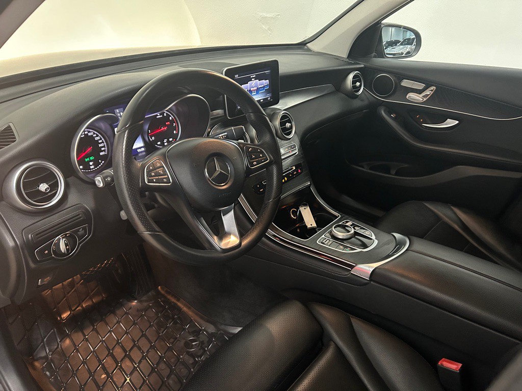 2017 Mercedes-Benz GLC-Class Image 16