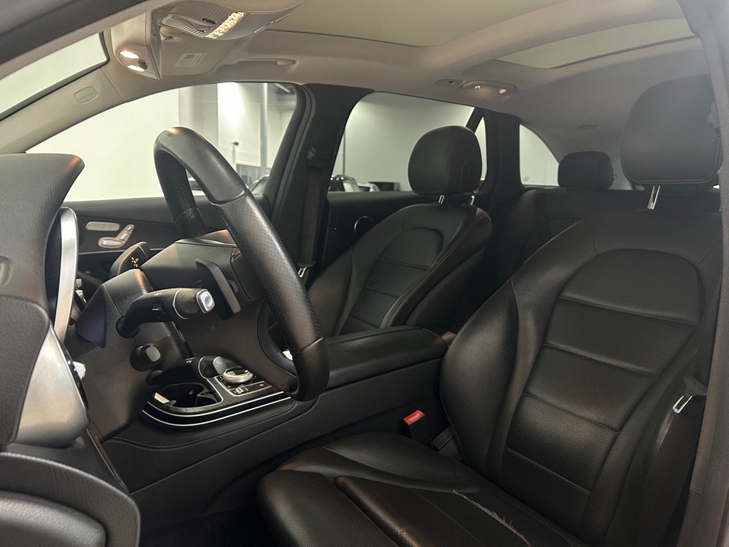 2017 Mercedes-Benz GLC-Class Image 17