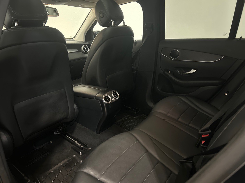 2017 Mercedes-Benz GLC-Class Image 25