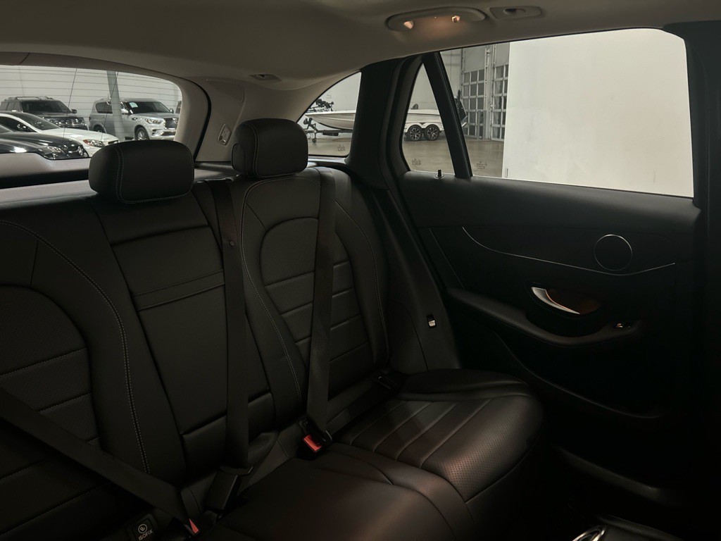 2017 Mercedes-Benz GLC-Class Image 30