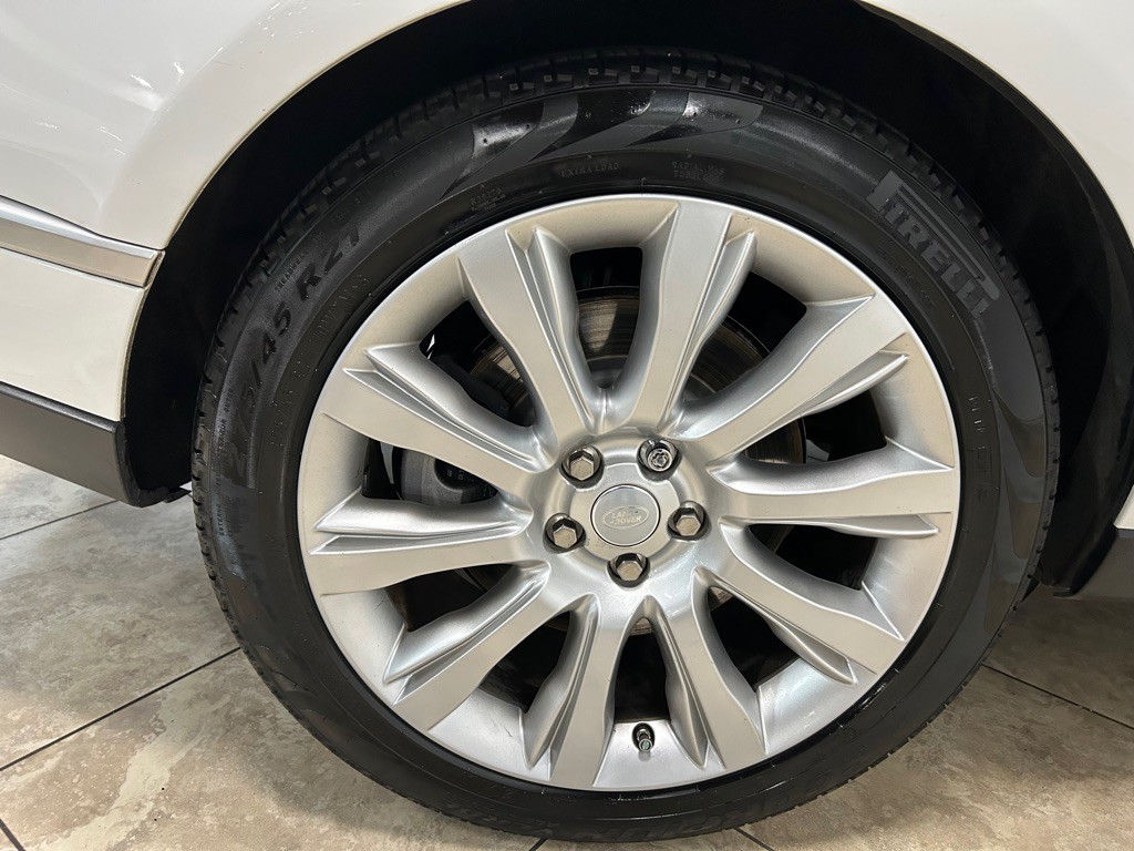 2017 Land Rover Range Rover Image 11