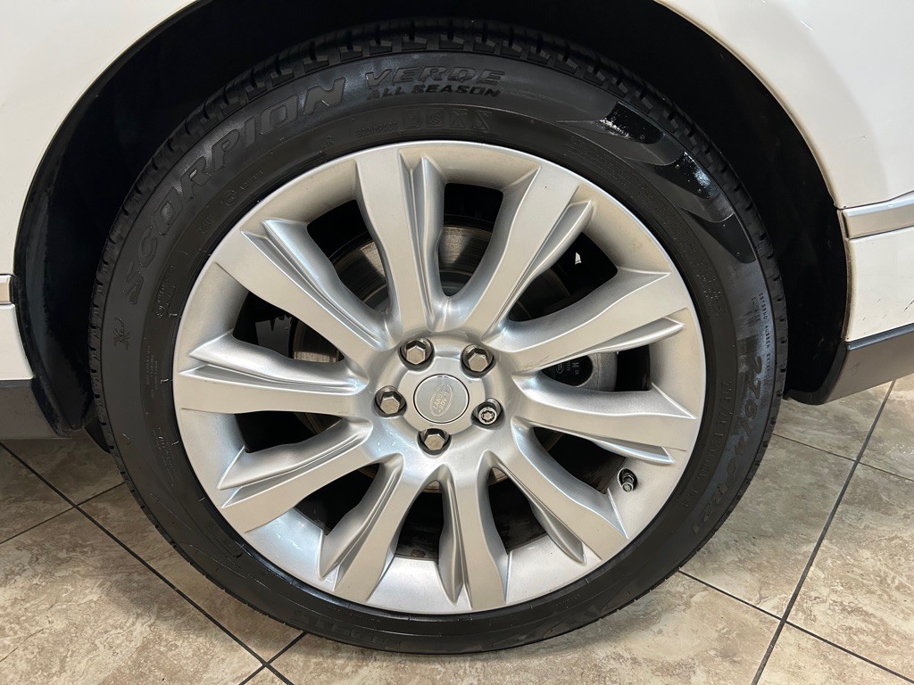 2017 Land Rover Range Rover Image 12