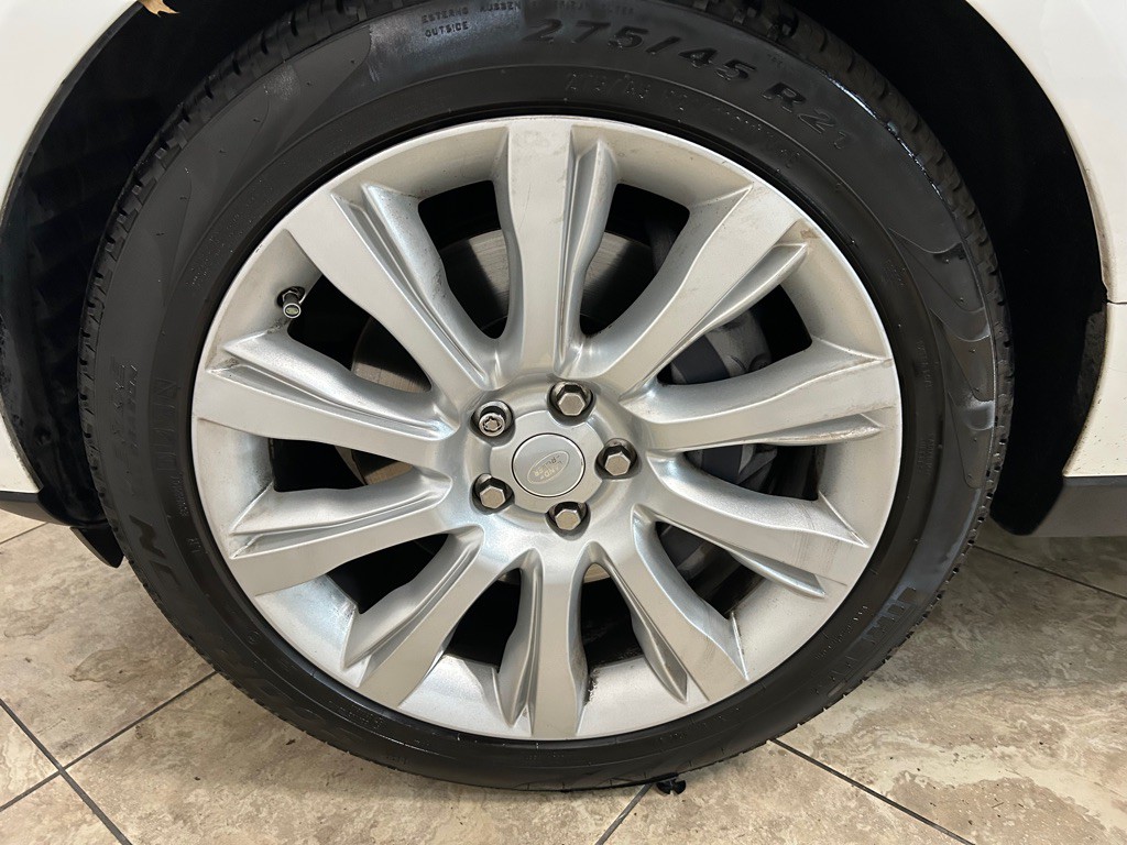 2017 Land Rover Range Rover Image 13