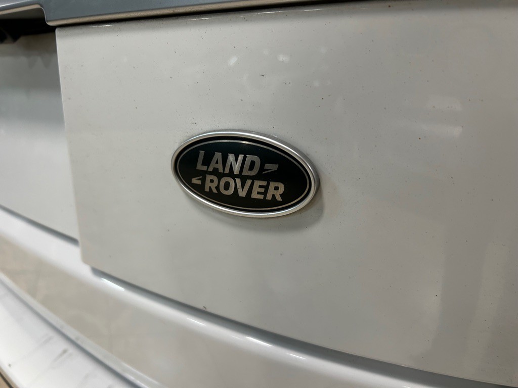 2017 Land Rover Range Rover Image 15