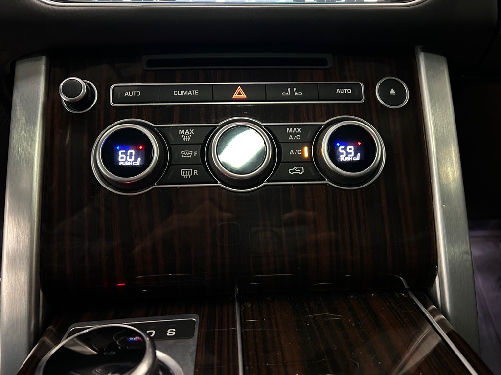 2017 Land Rover Range Rover Image 25