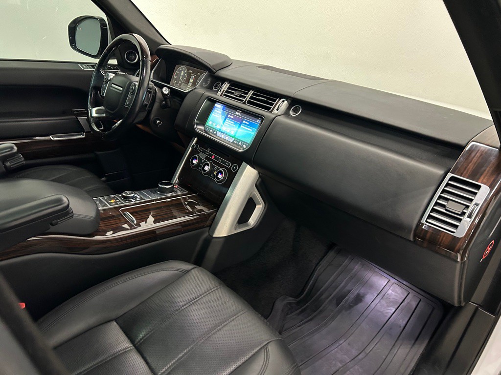 2017 Land Rover Range Rover Image 34