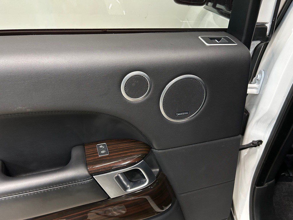2017 Land Rover Range Rover Image 35