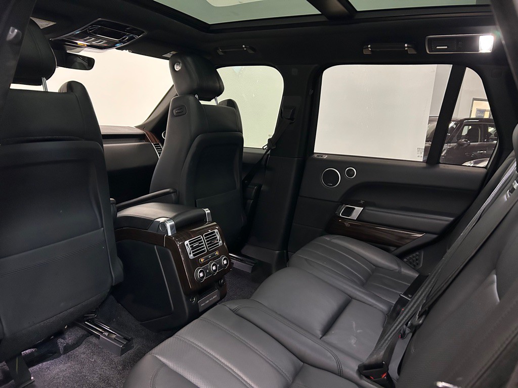 2017 Land Rover Range Rover Image 36