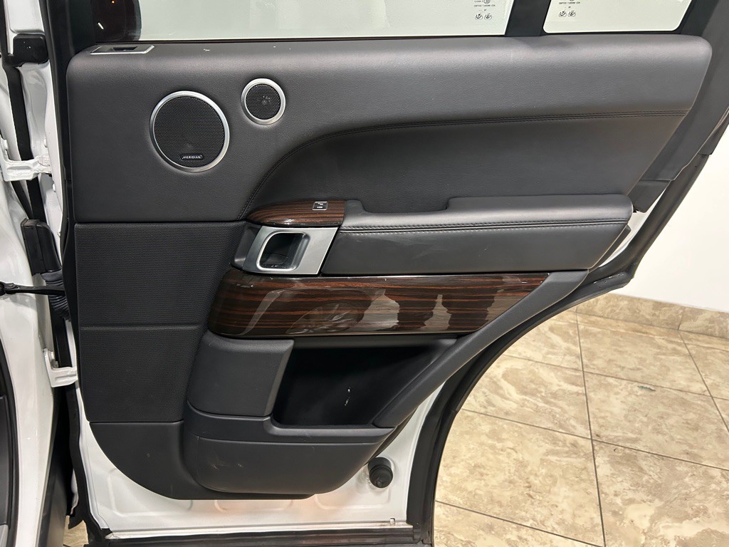 2017 Land Rover Range Rover Image 38