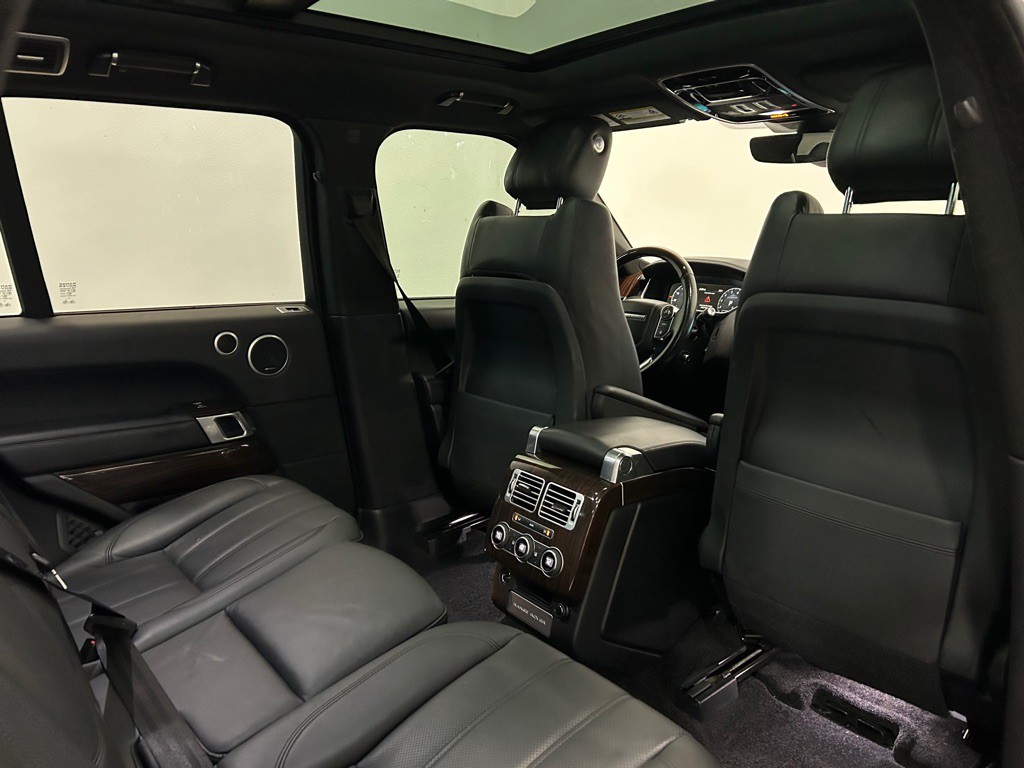 2017 Land Rover Range Rover Image 39