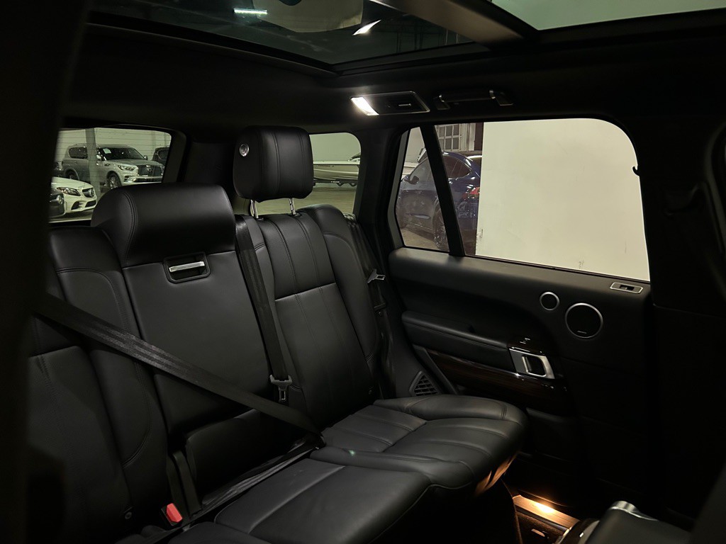 2017 Land Rover Range Rover Image 40