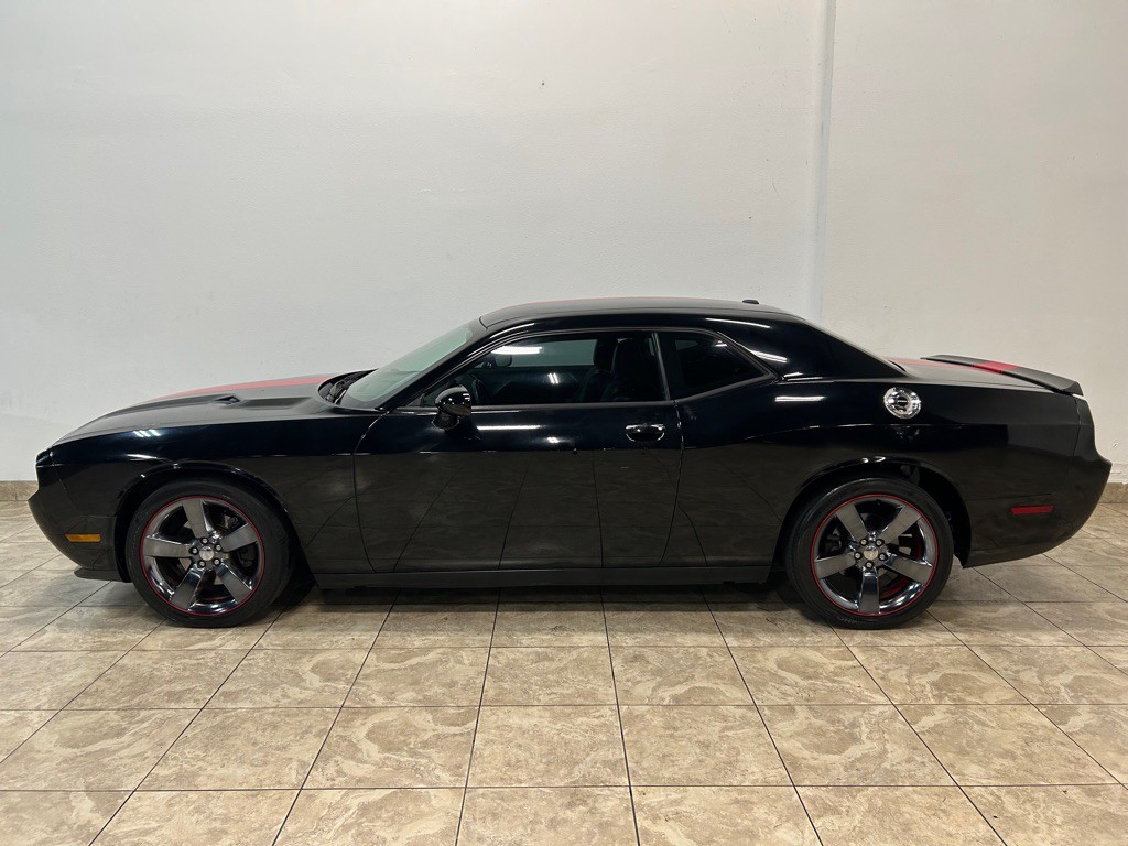 2012 Dodge Challenger Image 2