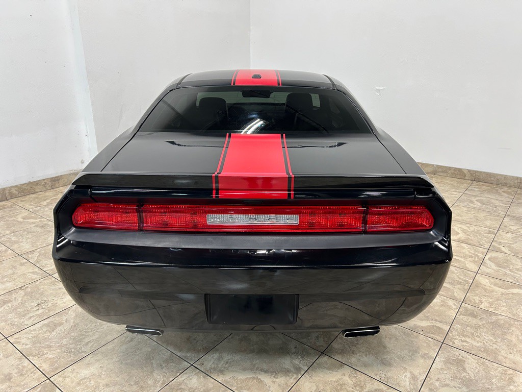 2012 Dodge Challenger Image 8