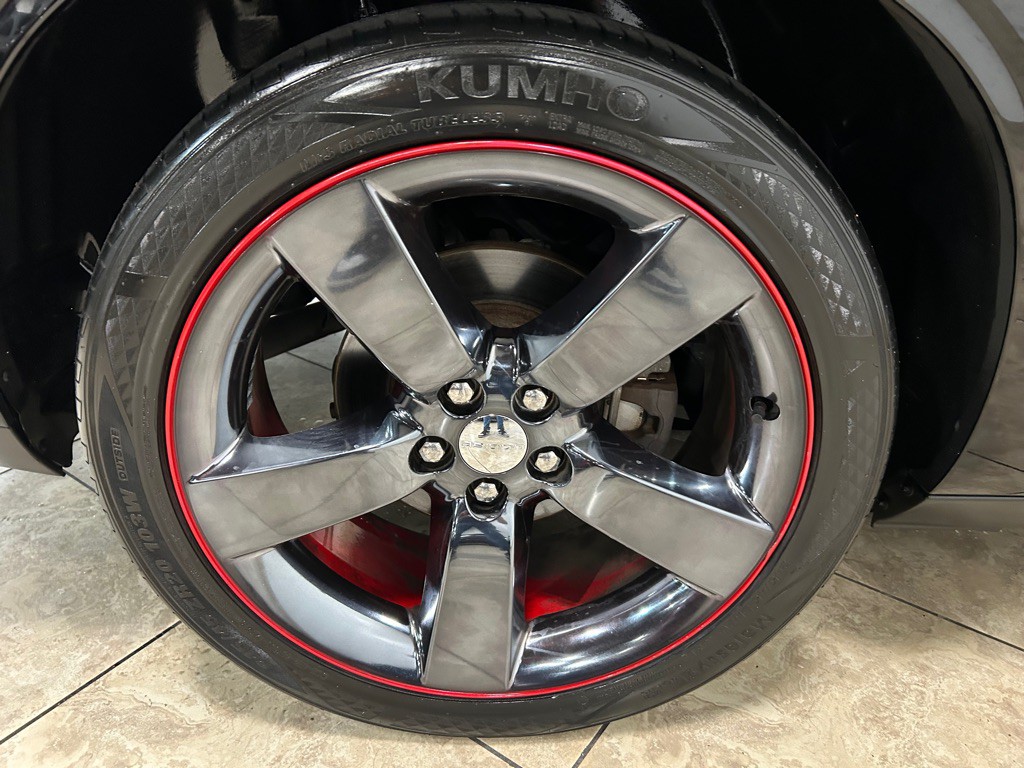 2012 Dodge Challenger Image 11