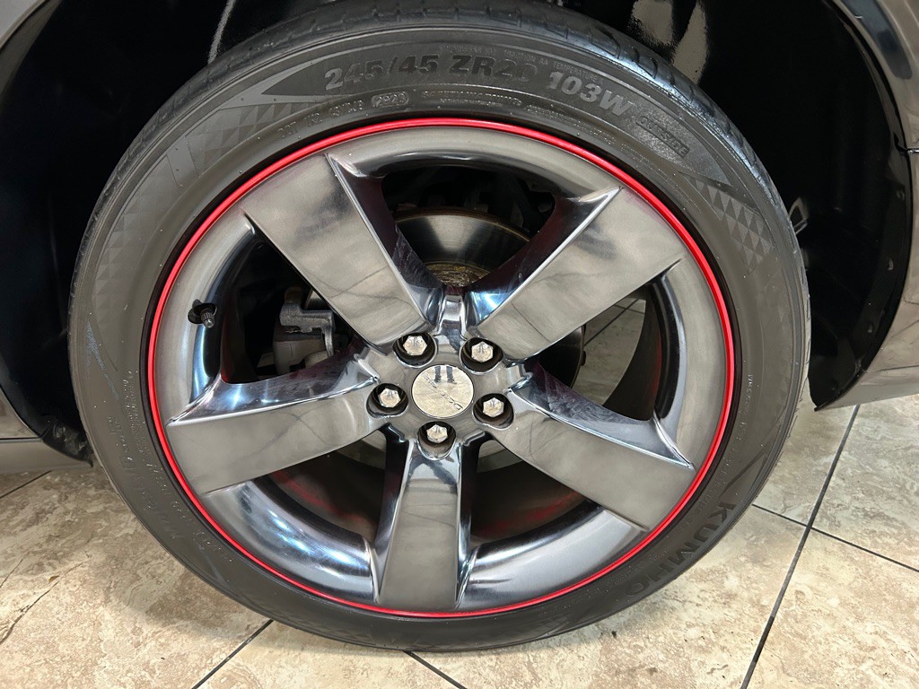 2012 Dodge Challenger Image 12