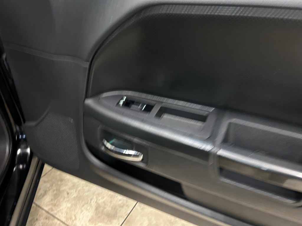 2012 Dodge Challenger Image 19