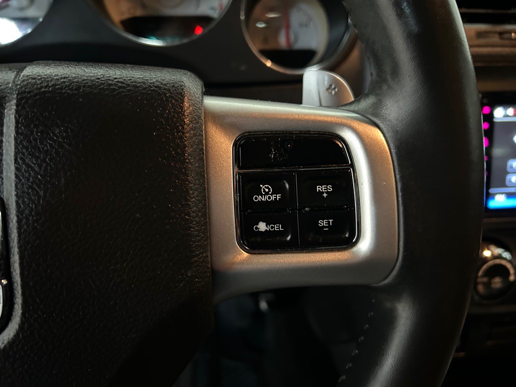 2012 Dodge Challenger Image 24