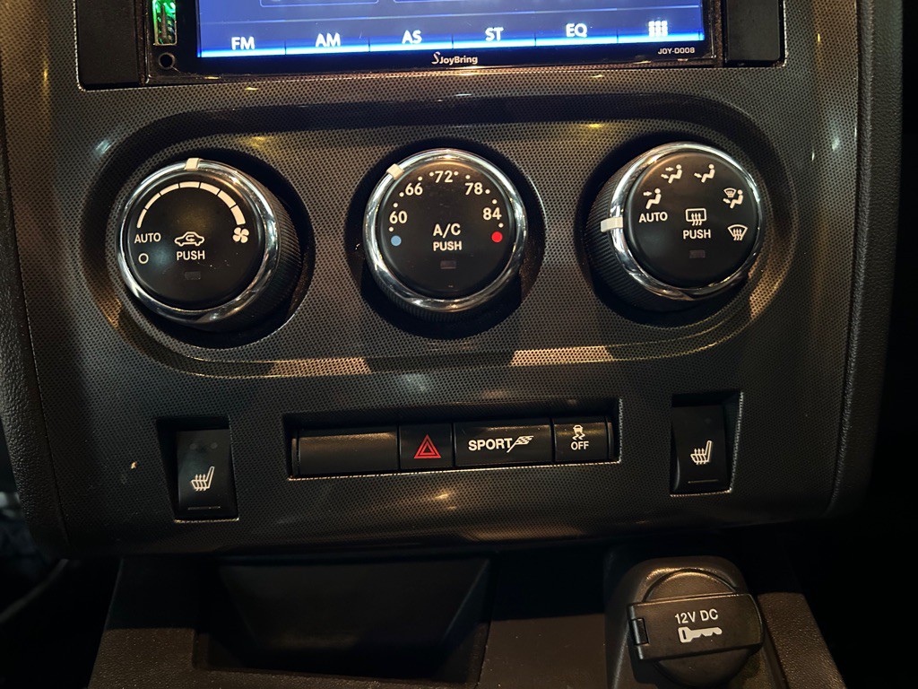 2012 Dodge Challenger Image 28